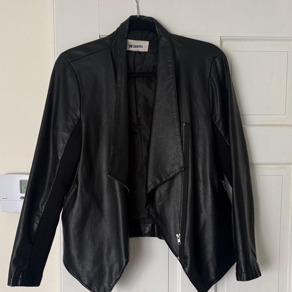 BB Dakota Women's Sleek Black Leather Jacket